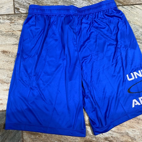 Under Armour Shorts Size Large - Picture 5 of 7